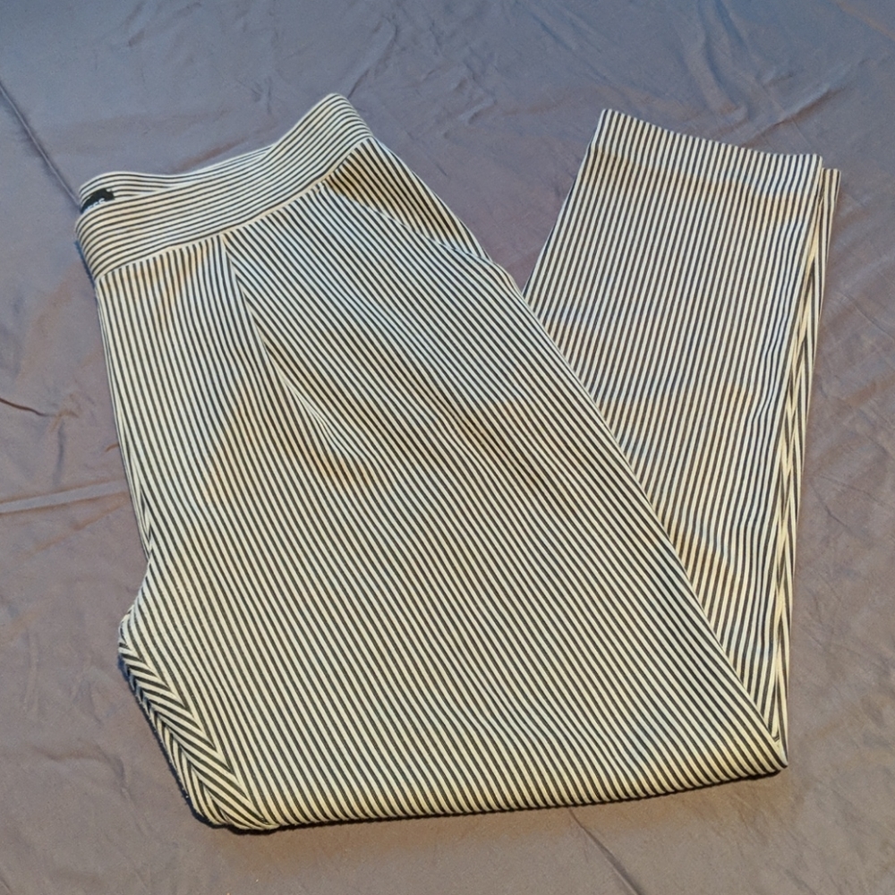 Express stretch, mid rise, pleated, ankle pant